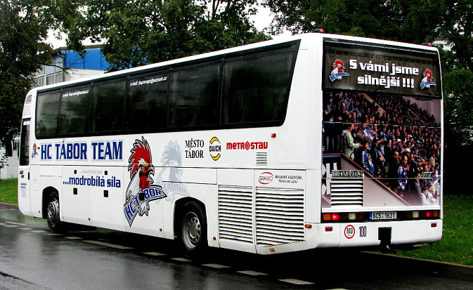 HC Tábor představil nový klubový autobus, fanoušci na něm mohli oči nechat