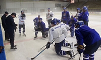 Kohouti vykročili v Benešově do přípravy na ledě. Co přinesl zahajovací trénink?